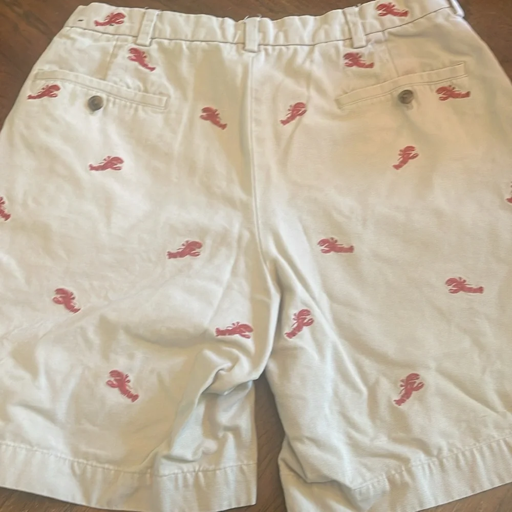 Brooks Brothers Men's khaki Shorts with Red Embroidery lobsters size W34 - Picture 3 of 3